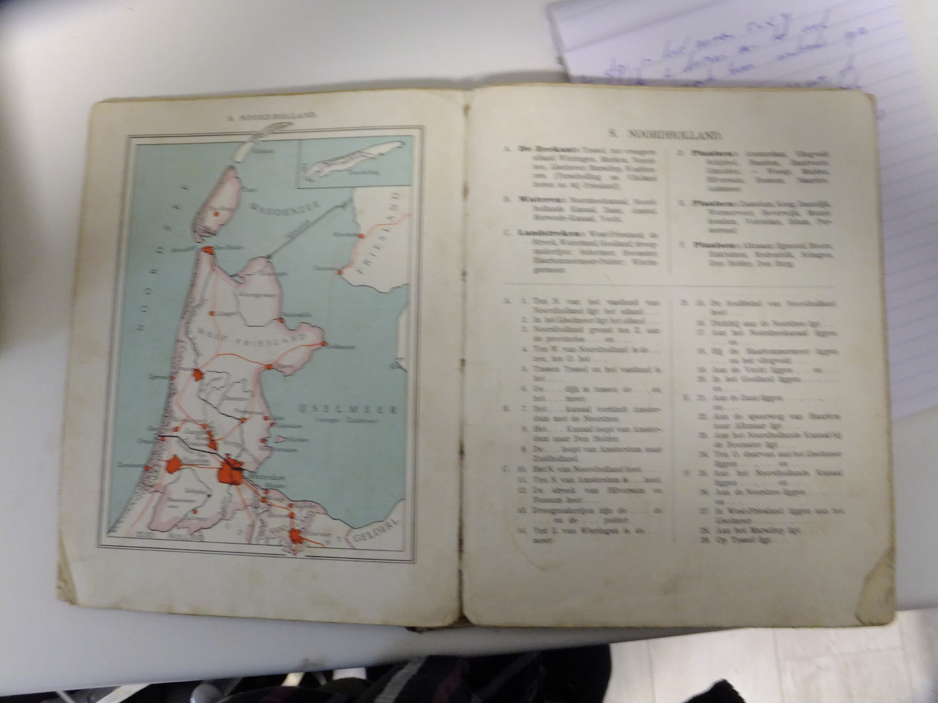 9 nostalgische atlassen + 1 voorbereidende aardrijkskunde – historische onderwijsmaterialen – vanaf jaren '30
