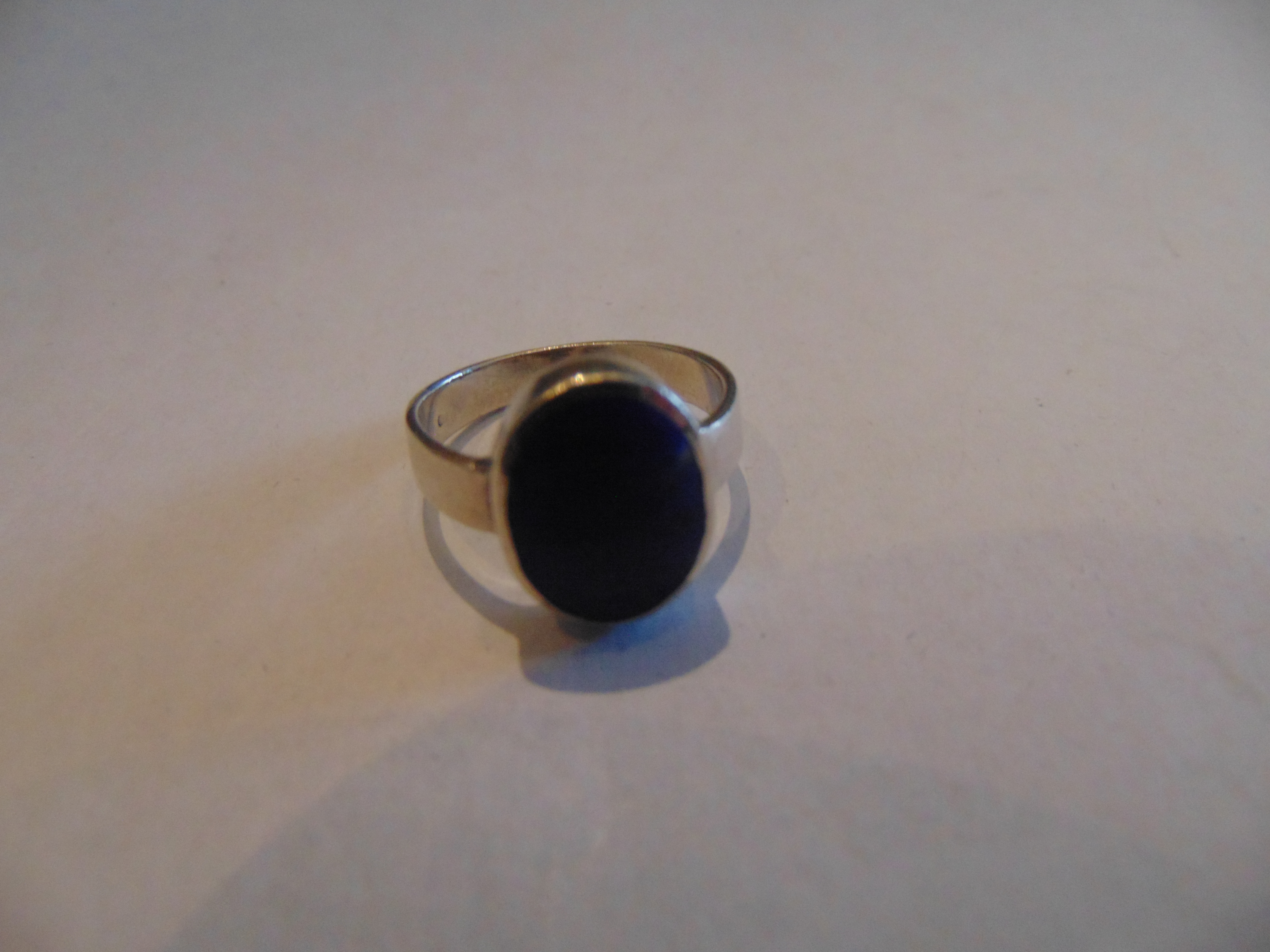 Zilveren ring met blauwe steen