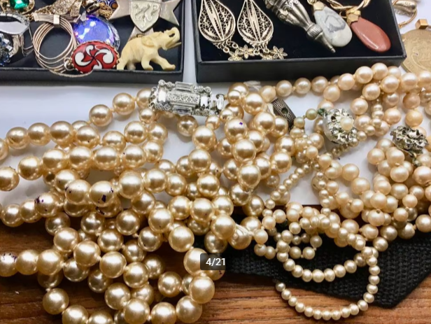 Vintage sieraden groot lot oude sieraden Vintage sieraden groot lot oude sieraden