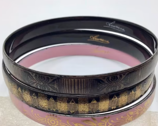 Vintage armband emaille Laureana gemerkt 2 stuks roze zwart 