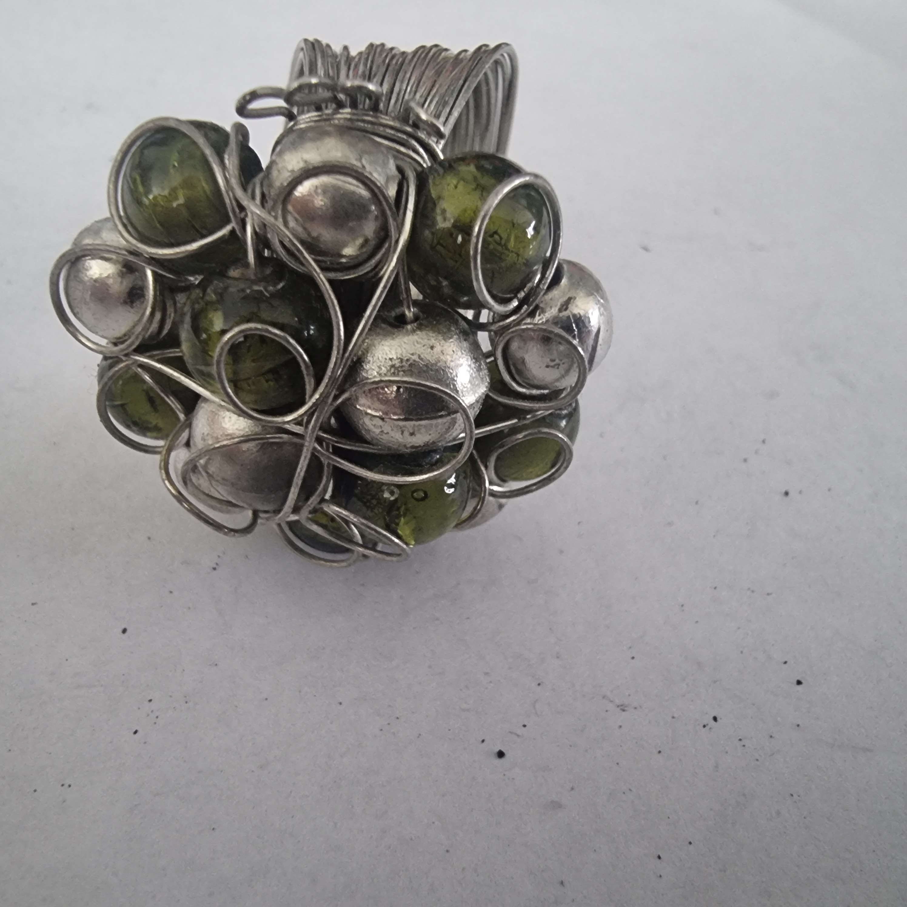 Vintage ring groen glas etnisch zilver handgemaakt.