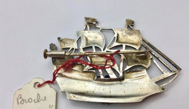 Vintage broche zeilschip zilver schip Normandië Frankrijk