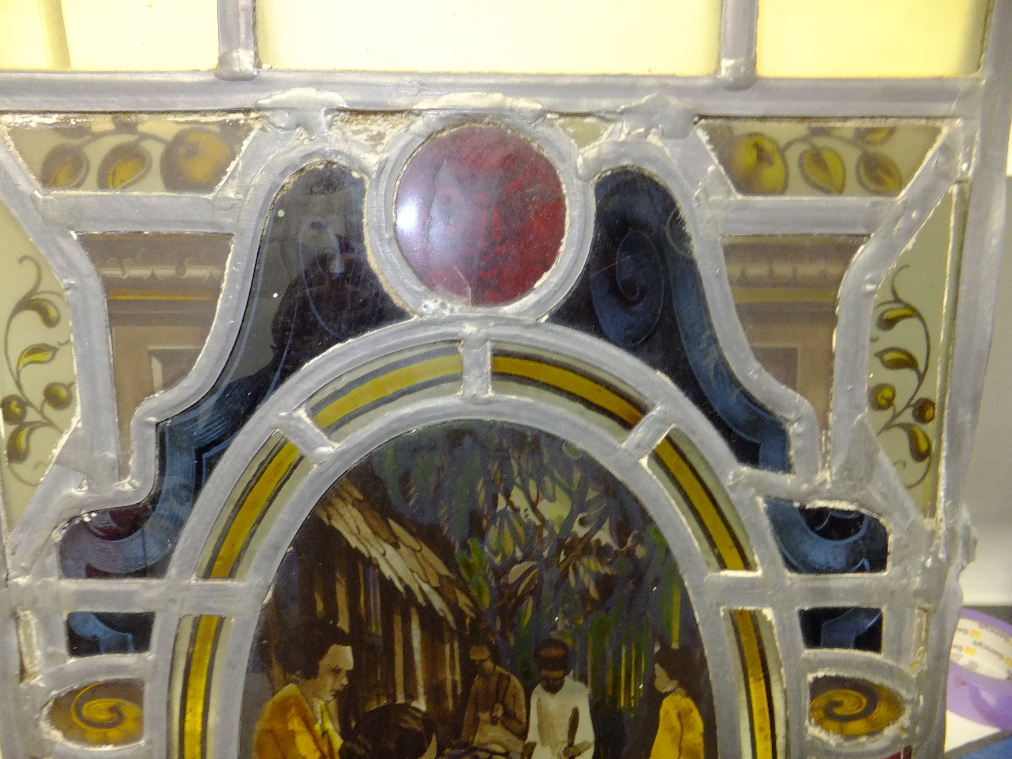 Antieke glas-in-lood ramen – omstreeks 1920 – historische scènes – in goede staat