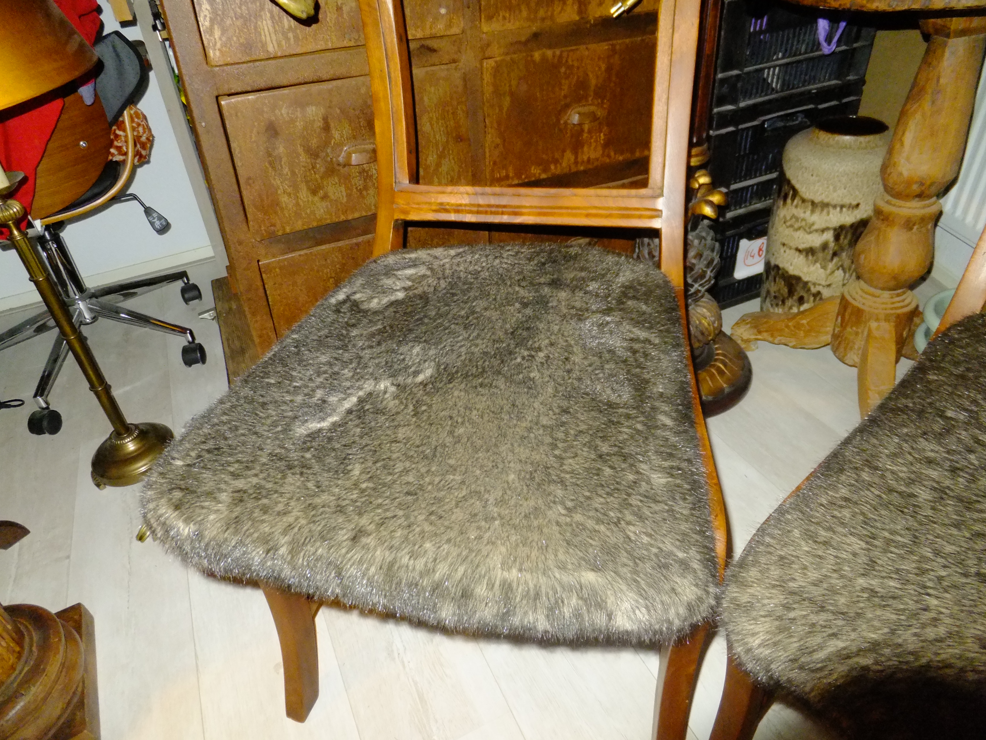 2 Eetkamer stoelen