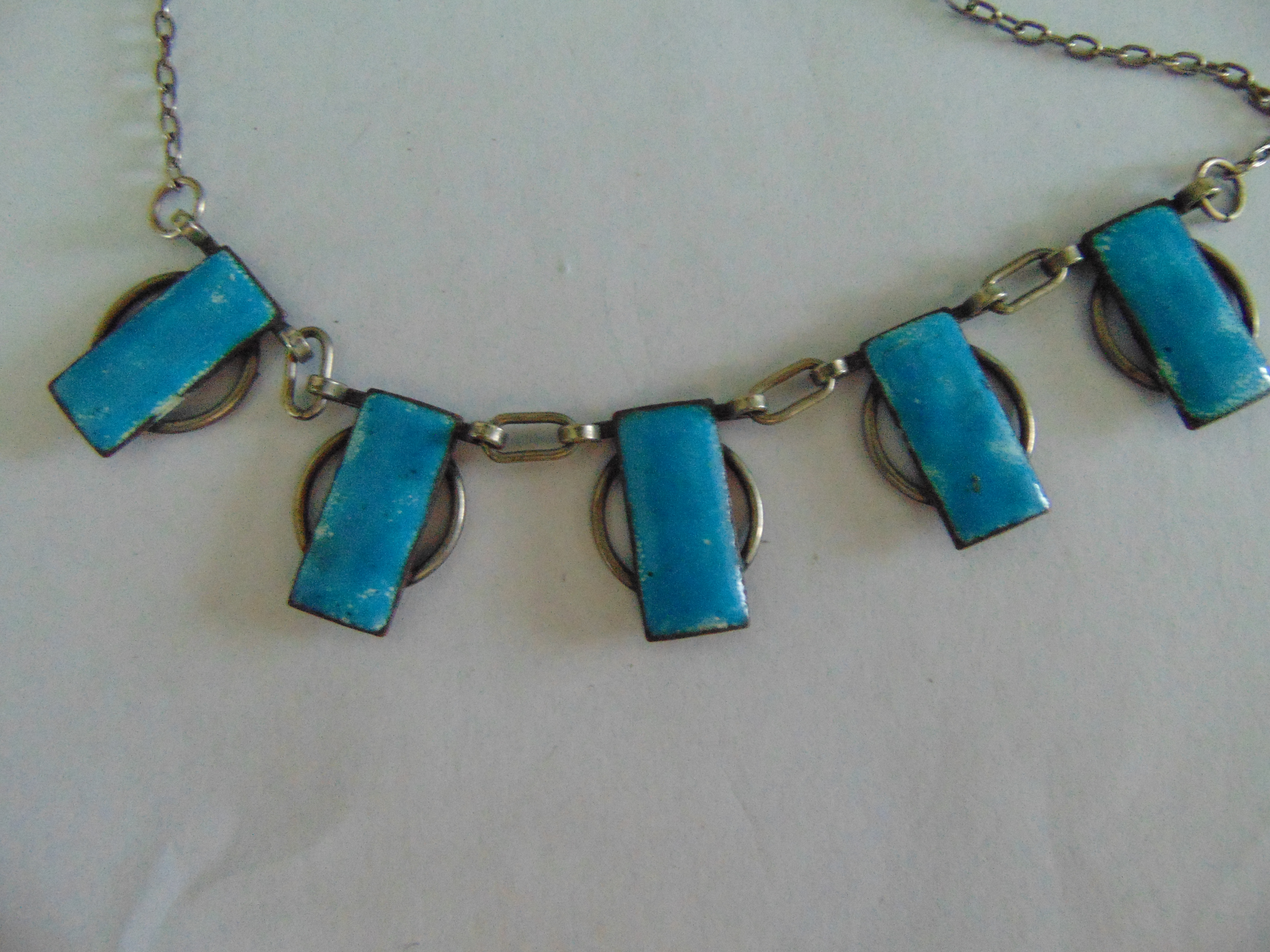Halsketting met blauw glazuur