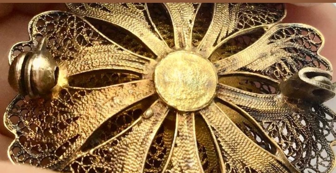 Vintage broche goud verguld filigrein broche 925 goud verg. Vintage broche goud verguld filigrein broche 925 goud verg.