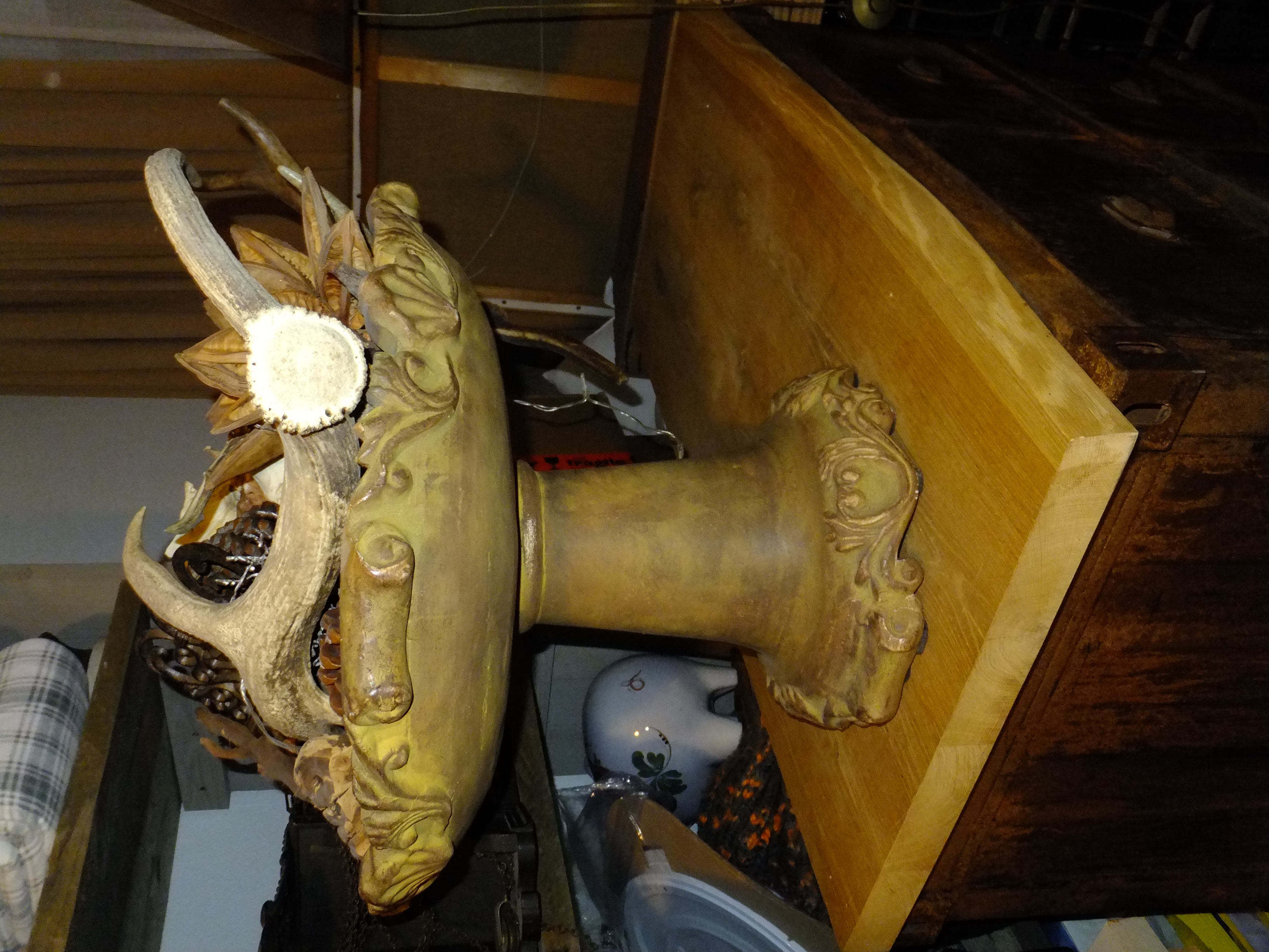 Grote schaal met decoratie