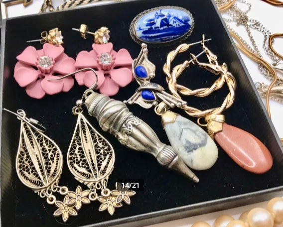 Vintage sieraden groot lot oude sieraden Vintage sieraden groot lot oude sieraden