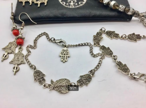 Vintage lotje sieraden Marokkaans 3 armbanden 2 oorbellen Vintage lotje sieraden Marokkaans 3 armbanden 2 oorbellen