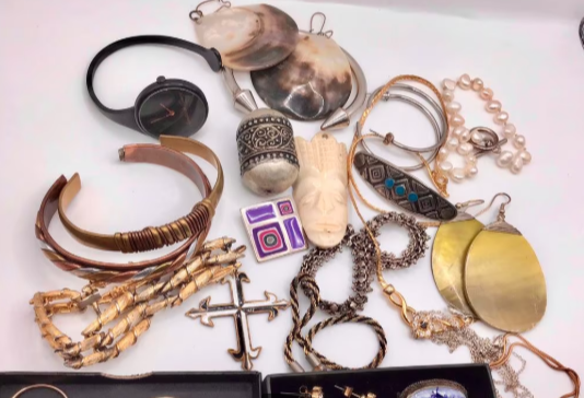 Vintage sieraden groot lot oude sieraden Vintage sieraden groot lot oude sieraden