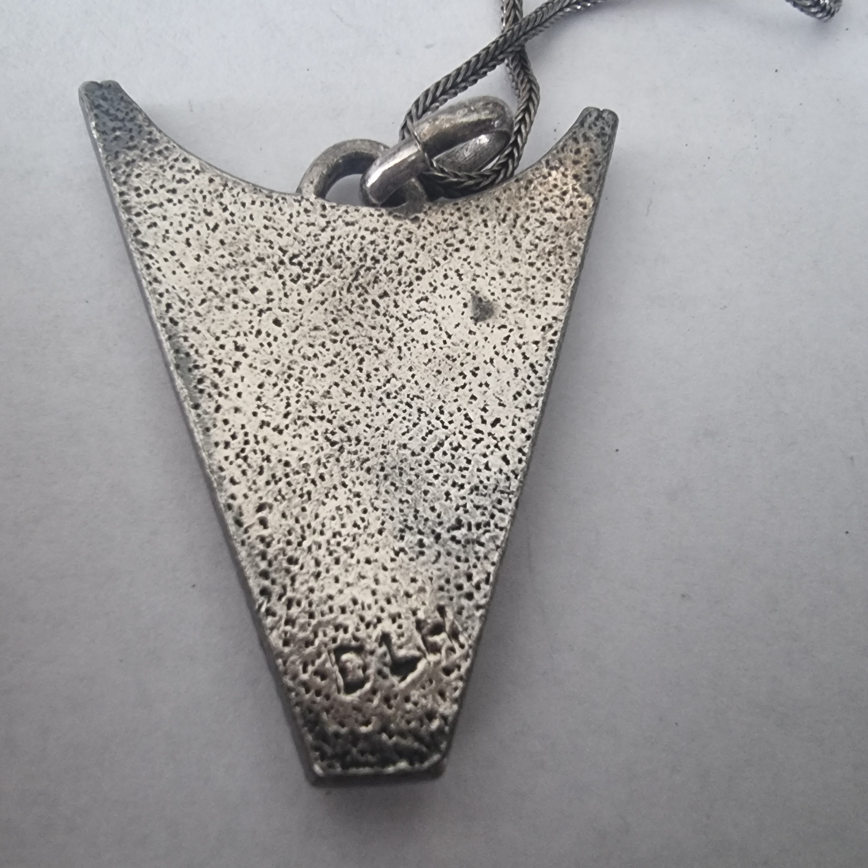 Vintage Modernist ketting gemerkt DLH Frankrijk pijl hanger