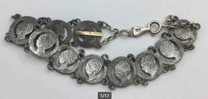 Armband van Wilhelmina dubbeltjes