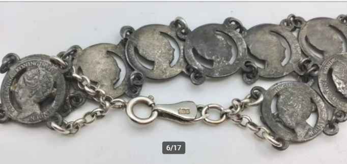 Armband van Wilhelmina dubbeltjes Armband van Wilhelmina dubbeltjes