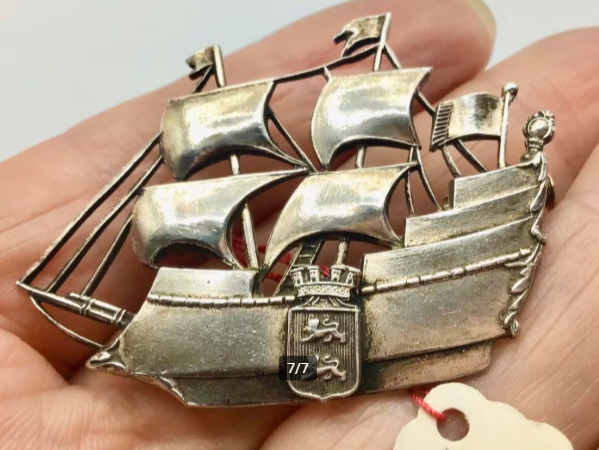 Vintage broche zeilschip zilver schip Normandië Frankrijk