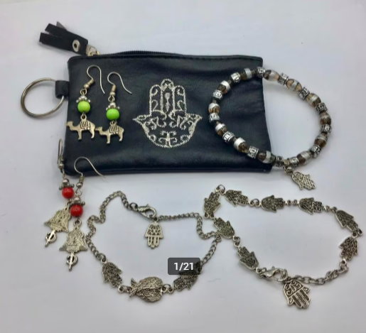 Vintage lotje sieraden Marokkaans 3 armbanden 2 oorbellen Vintage lotje sieraden Marokkaans 3 armbanden 2 oorbellen
